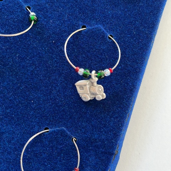 LINDSAY CLAIRE Christmas Themed Fine Pewter Stemware Charms - Picture 8 of 12